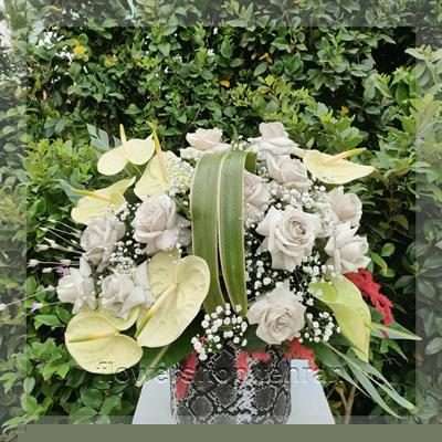 باکس گل سوپرایزی با قیمت مناسب و کیفیت حرفه‌ای