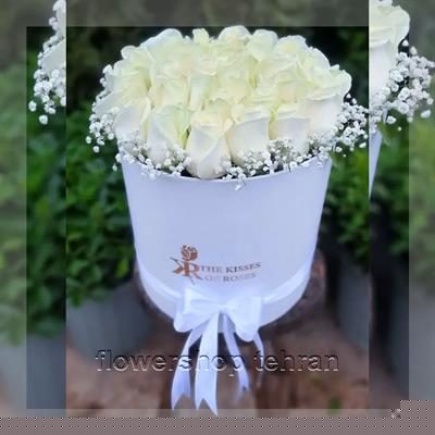 چیدمان هنری سبد گل بزرگ برای دکور میز یا لابی