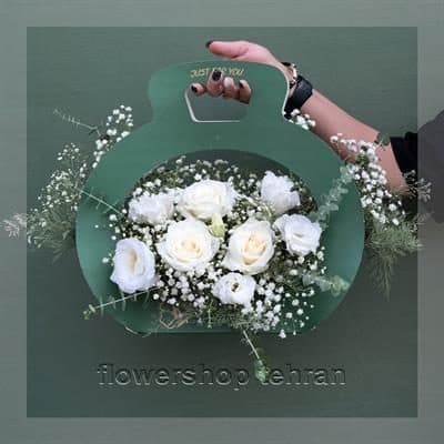 سفارش دسته گل بزرگ رز به‌صورت اینترنتی و دریافت در همان روز