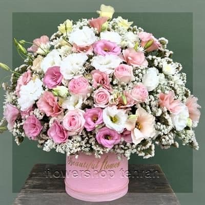 با قیمت دسته گل روز مادر بدون حرف اضافه، توجه و محبتت را نشان بده