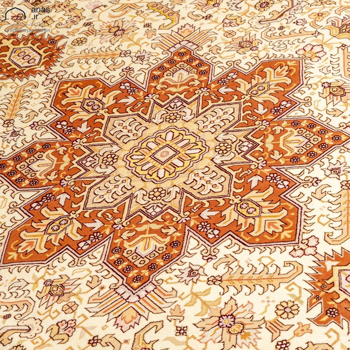 فرش دستباف شش متری هریس چله نخ گل ابریشم زمینه کرم بافت تبریز کد D02515T — تصویر ۴