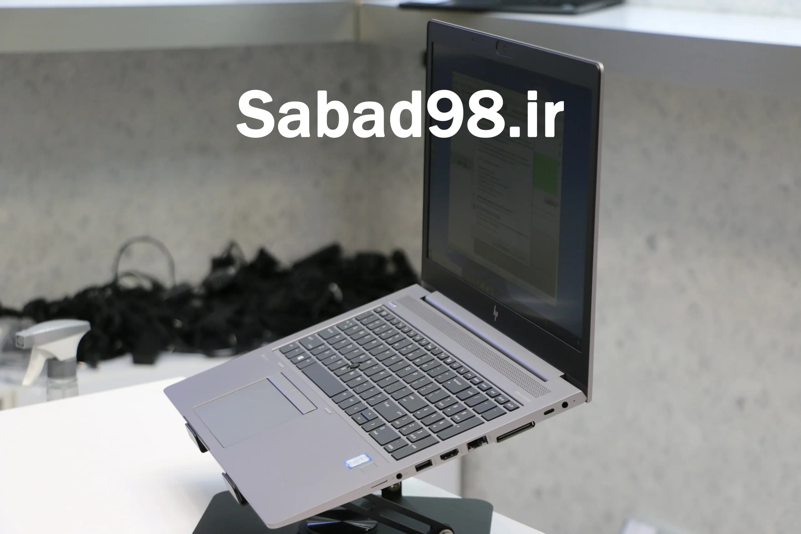 لپ تاپ HP ZBook 15U G5 i7 8650U | 16GB | SSD 512GB | WX3100 2GB | 15.6 inch FHD — تصویر ۲