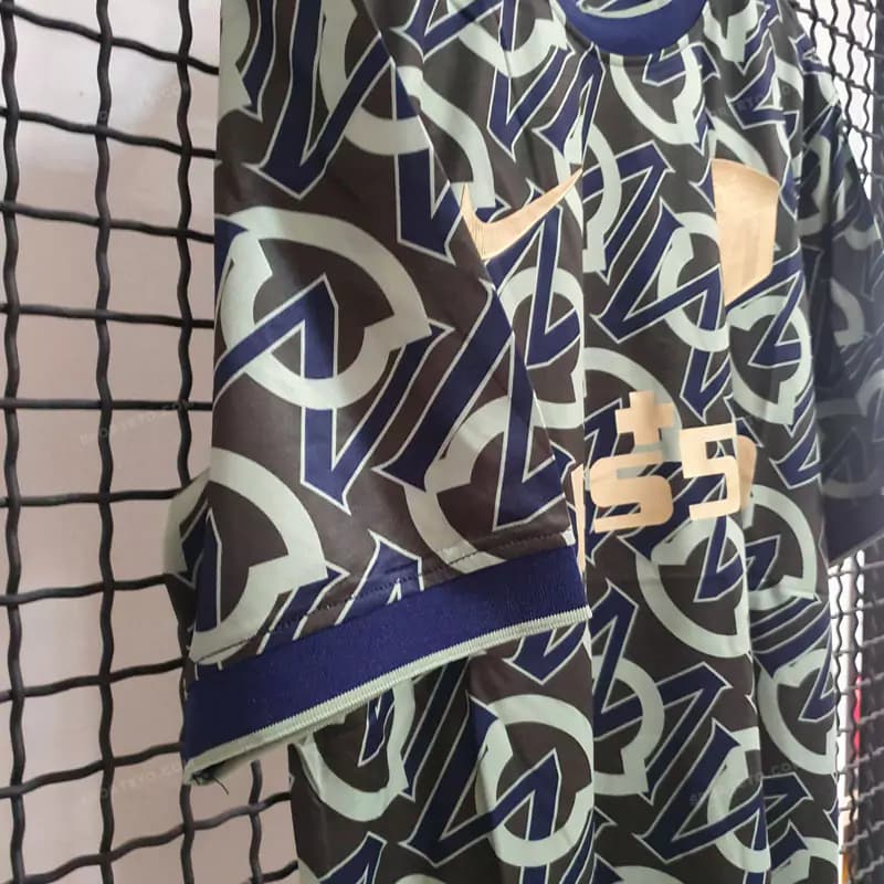 لباس اتلتیکو مادرید 2022 (کانسپت) — تصویر ۳