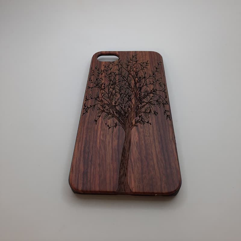 قاب گوشی چوبی iphone 6/7 کد 125 — تصویر ۳