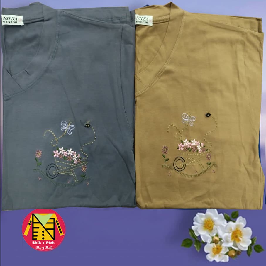 تیشرت نخ پنبه گلدوزی دار یقه هفت طرح کالسکه گل سایز 3XL زنانه (سایز 40 تا 46) — تصویر ۶