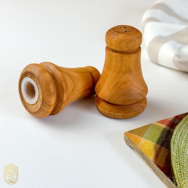 نمکدان چوبی خراطی چوب بلوط (تک عددی) sh590 — تصویر ۴