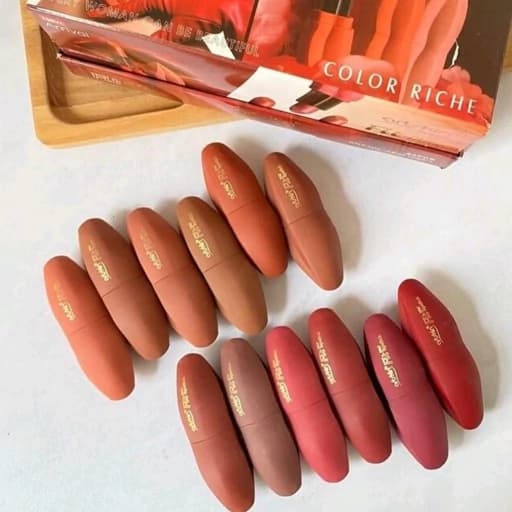 رژ لب جامد گوشتی مات و کره ای طرح لب شکلاتی بدون سرب پیگمنت بالا مخملی کاملا مات و روان رنگبندی عالی بوش محشره — تصویر ۵