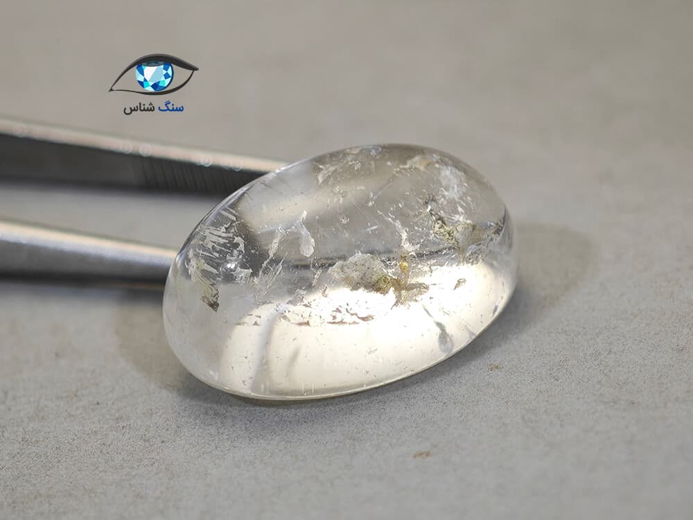 نگین کوارتز بی رنگ بیضی 3.9 گرم