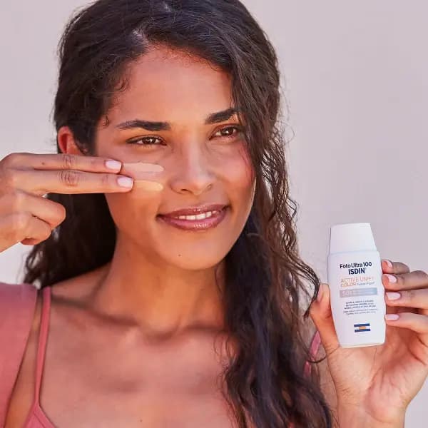 ایزدین ضد آفتاب اسپات (ضد لک)فاقد چربی رنگی فوتو اولترا SPF50 50ml — تصویر ۱۲