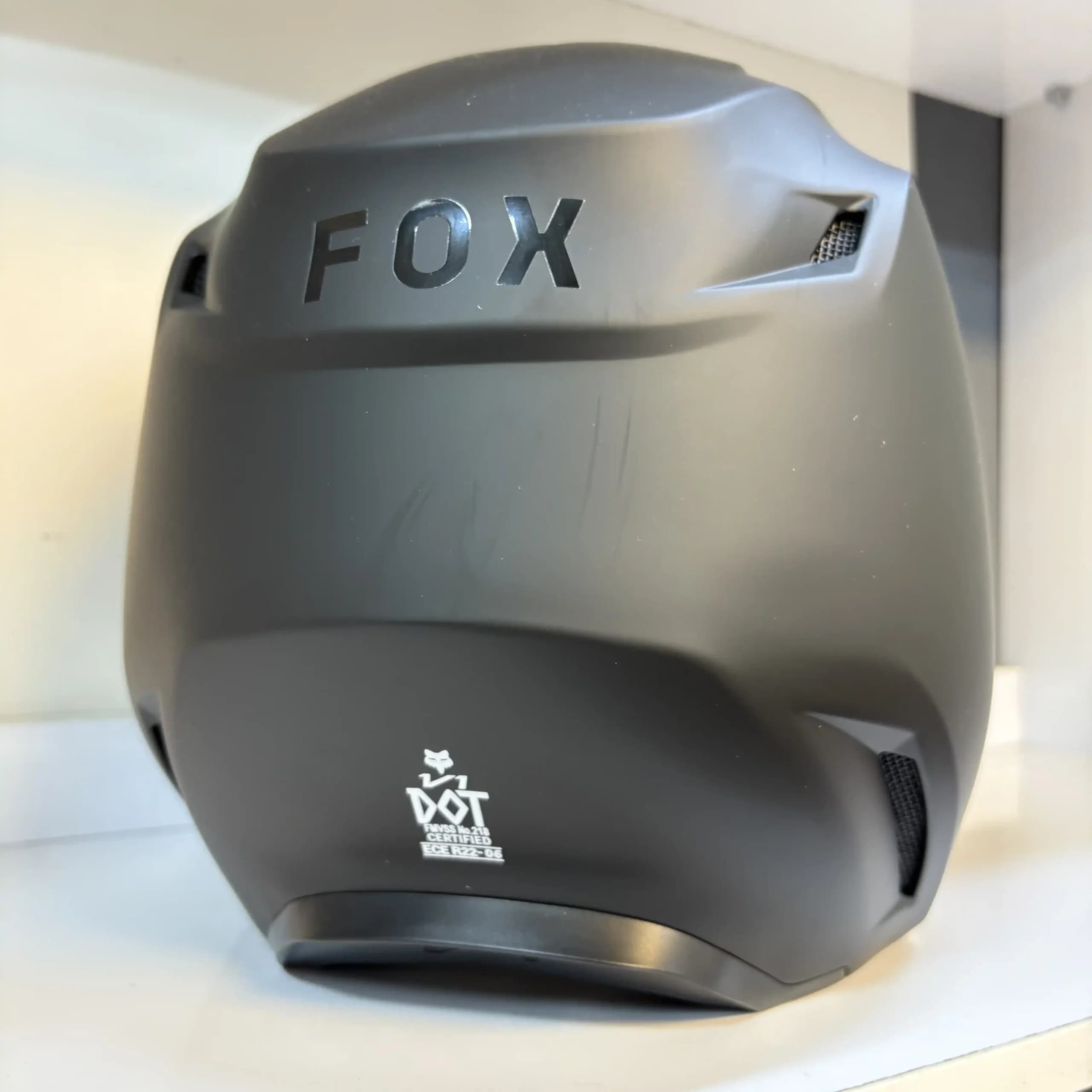کلاه کراسی Fox V1 اورجینال | طوسی — تصویر ۴