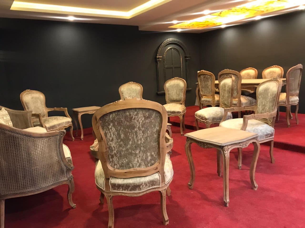 مبل کلاسیک مدل رومئو — تصویر ۲