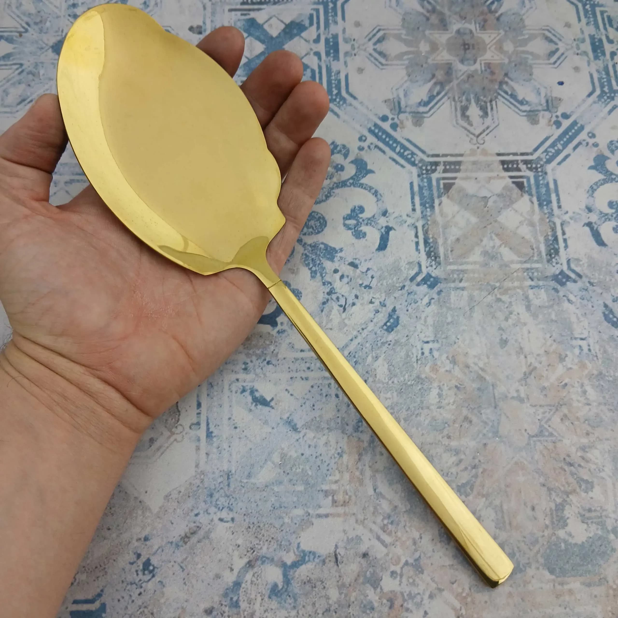 کفگیر برنج یونیک مدل شیکاگو طلایی — تصویر ۴
