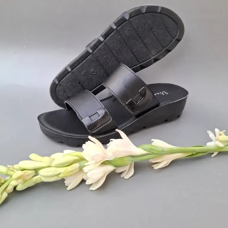دمپایی زنانه وینو مدل پریا دوسگک — تصویر ۵