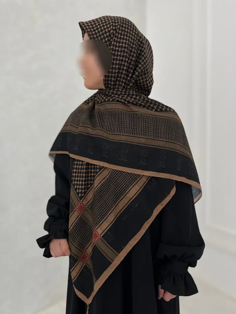 روسری سوپرنخ زنانه رنگ مشکی طرح چفیه کرم