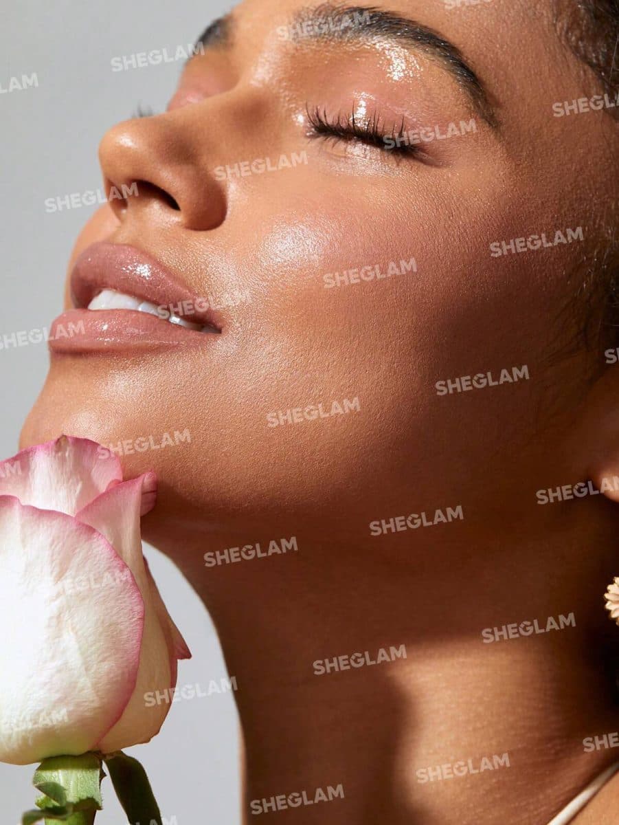 لیپ گلاس شاین دار شیگلم SHEGLAM رنگ Sunny Sands — تصویر ۳