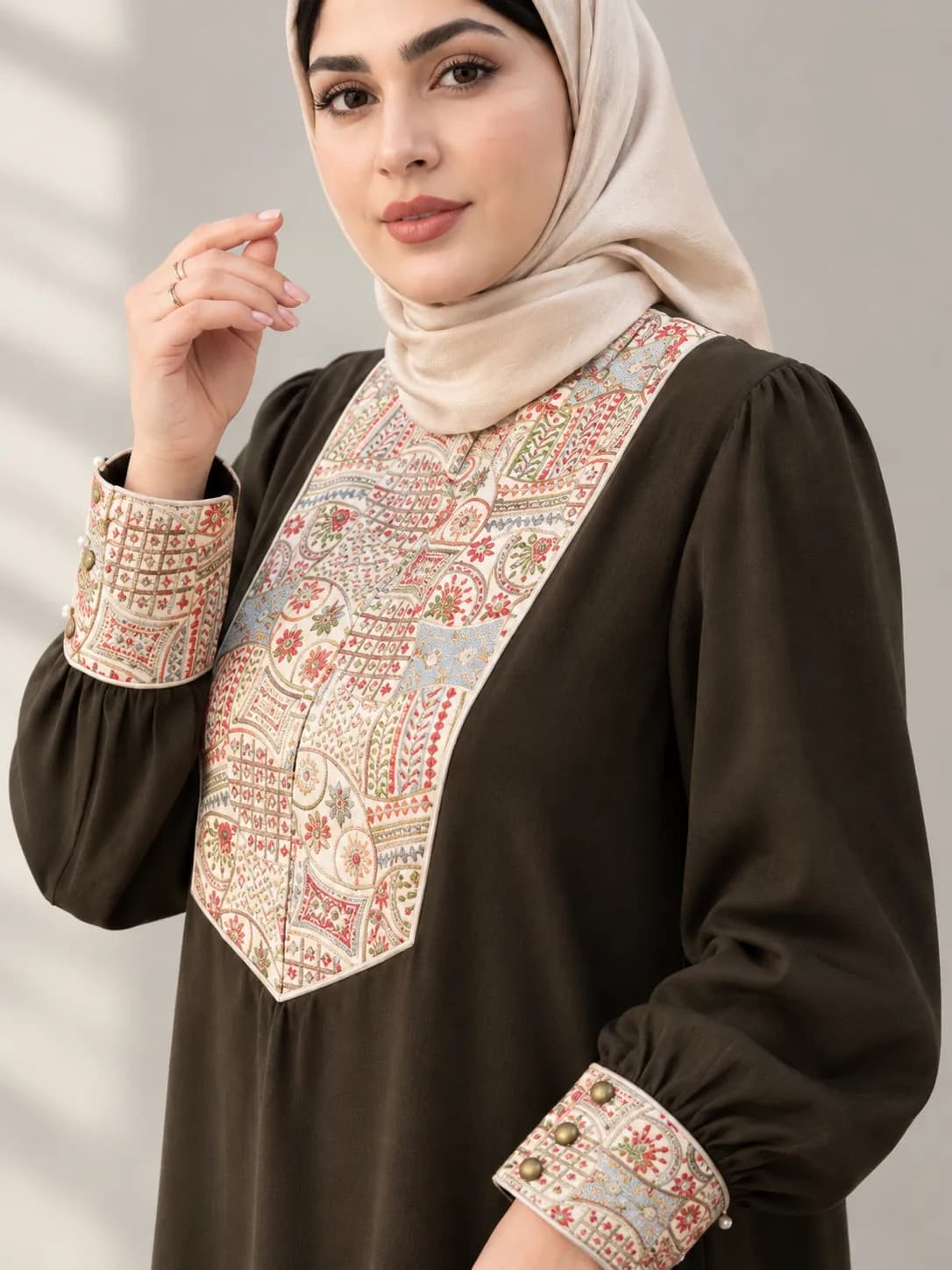 عبا مجلسی زنانه زمرد — تصویر ۳