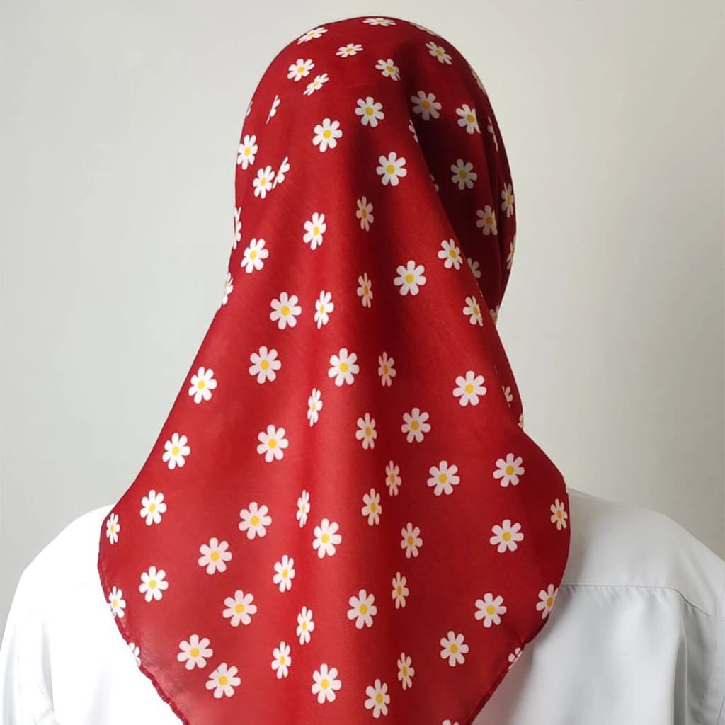 مینی اسکارف نخی دخترونه طرح گل بابونه قرمز
