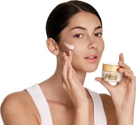 کرم روز ضد لک لیرن مدل Derma Pigment Control SPF50 حجم 50 میلیلیتر — تصویر ۷