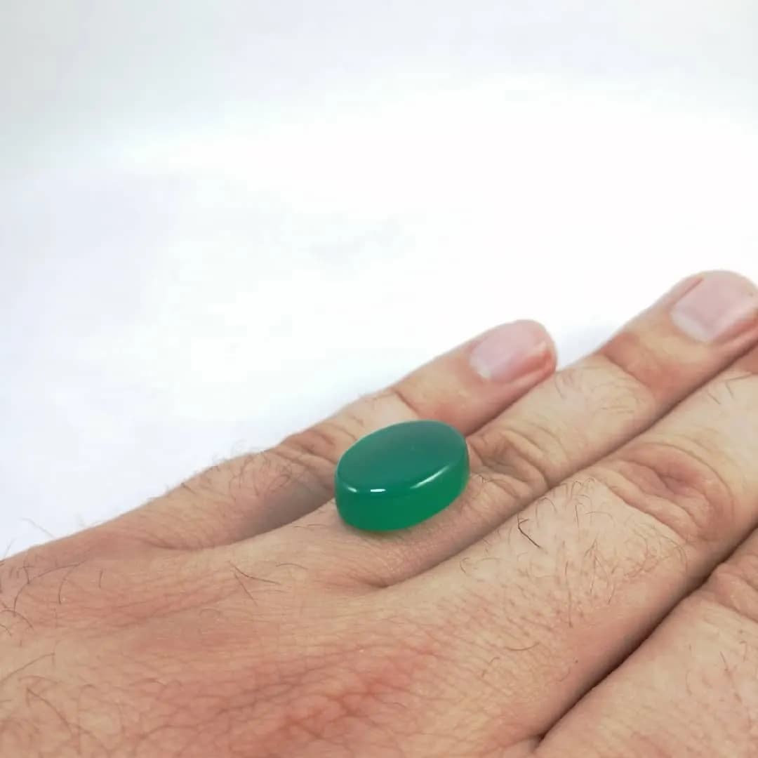نگین عقیق سبز بیضی 4.9 گرم — تصویر ۵