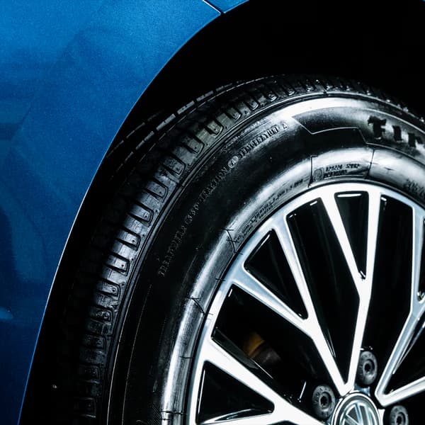 اسپری نو کننده و براق کننده لاستیک تایر شاین ترتل مدل Turtle Wax Wet’n Black Ultra Wet Tire Shine — تصویر ۴