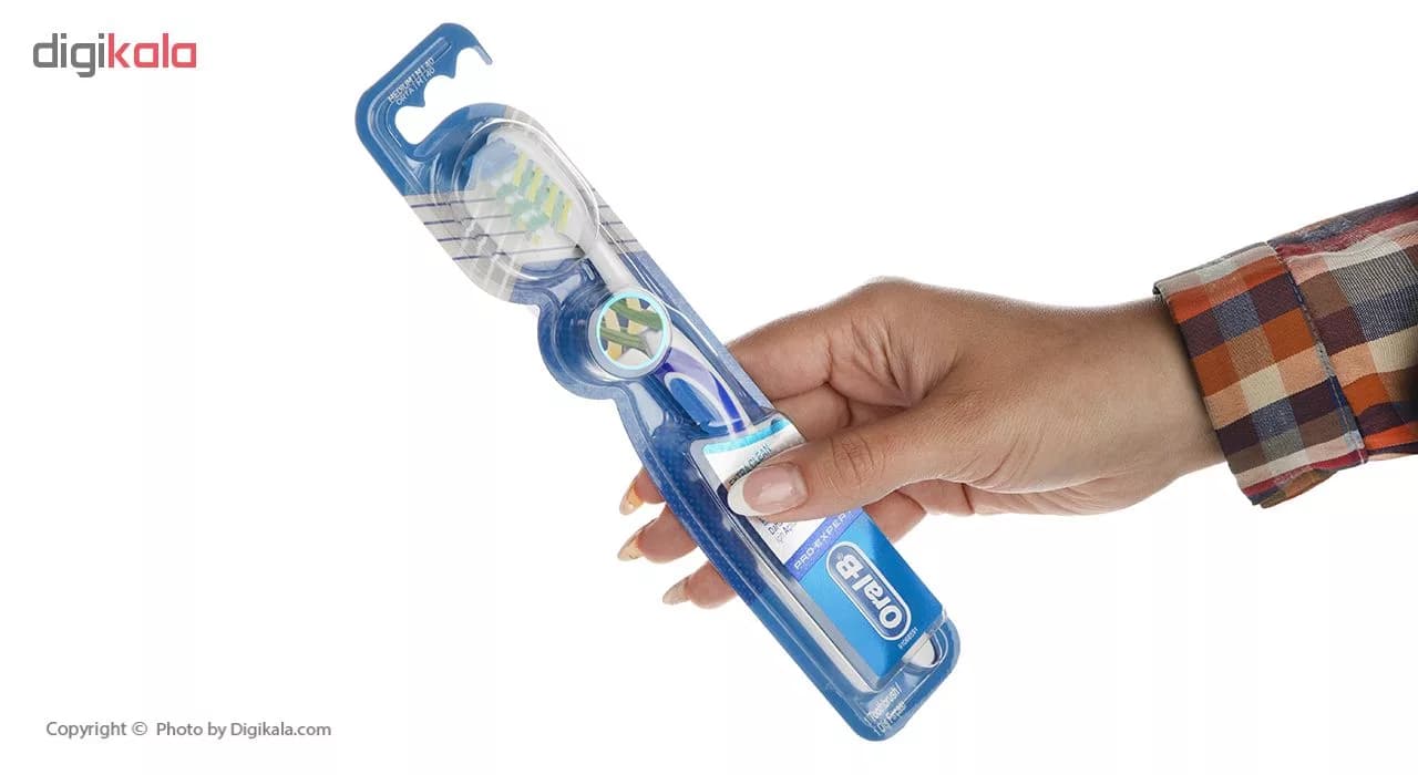 مسواک اورال-بی سری Pro Expert مدل Extra Clean با برس متوسط — تصویر ۳