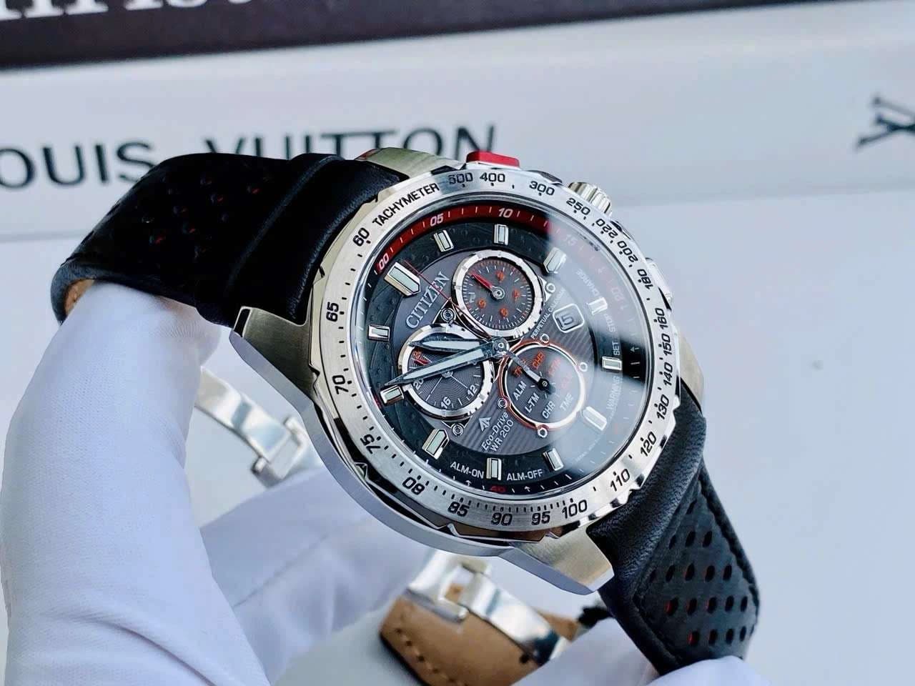 ساعت مچی کلاسیک مردانه CITIZEN مدل BL5570-01E — تصویر ۴