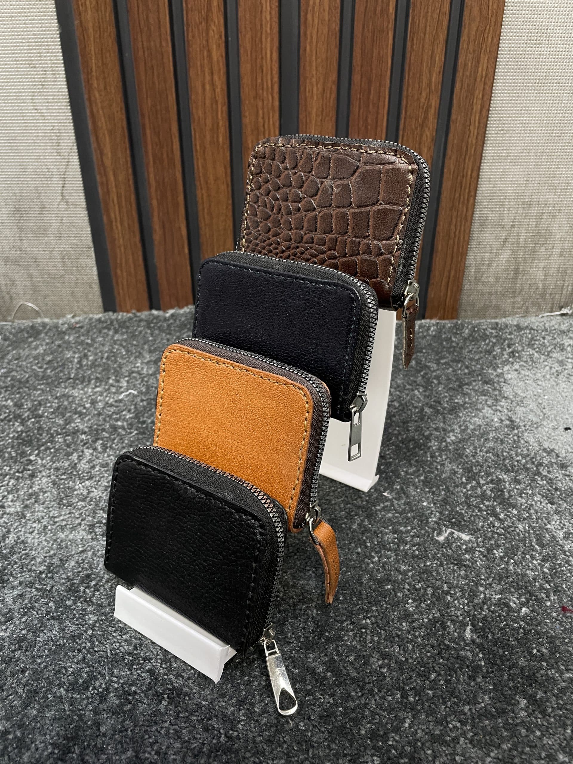 جاکارتی زیپی چرم طبیعی