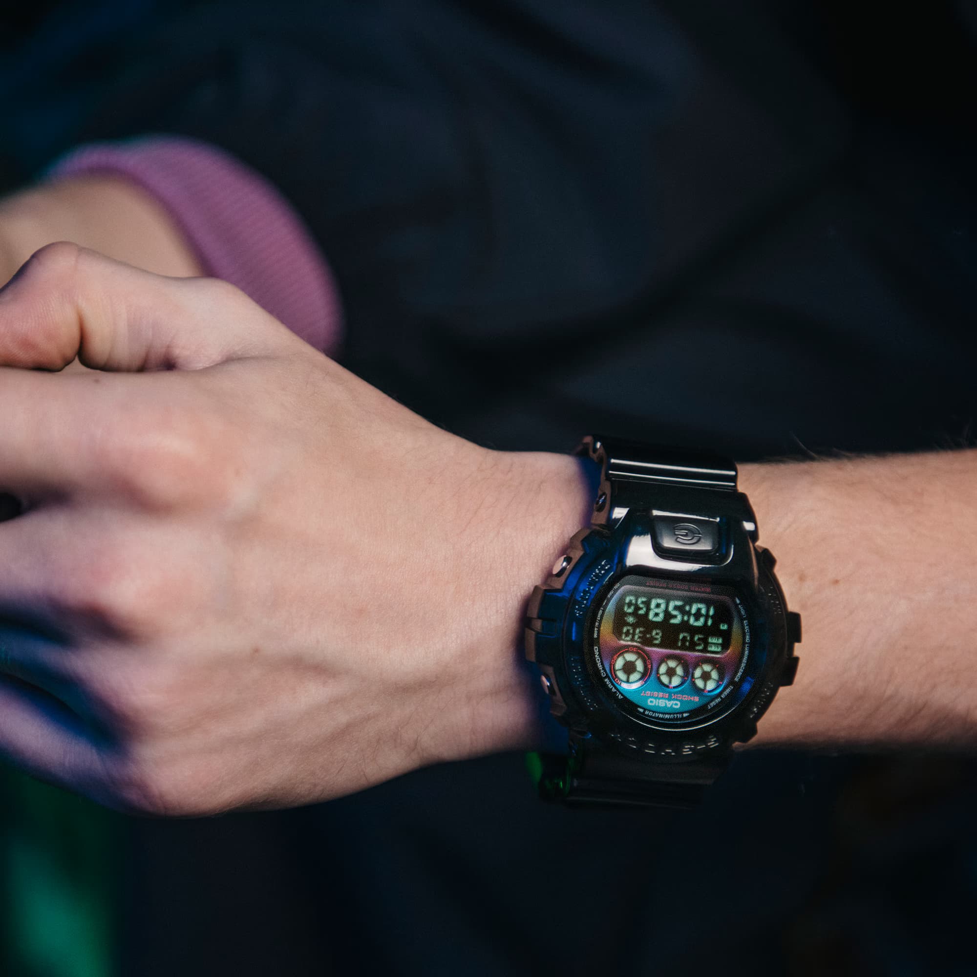 ساعت مچی مردانه کاسیو جی شاک مدل DW-6900RGB-1D — تصویر ۱۱