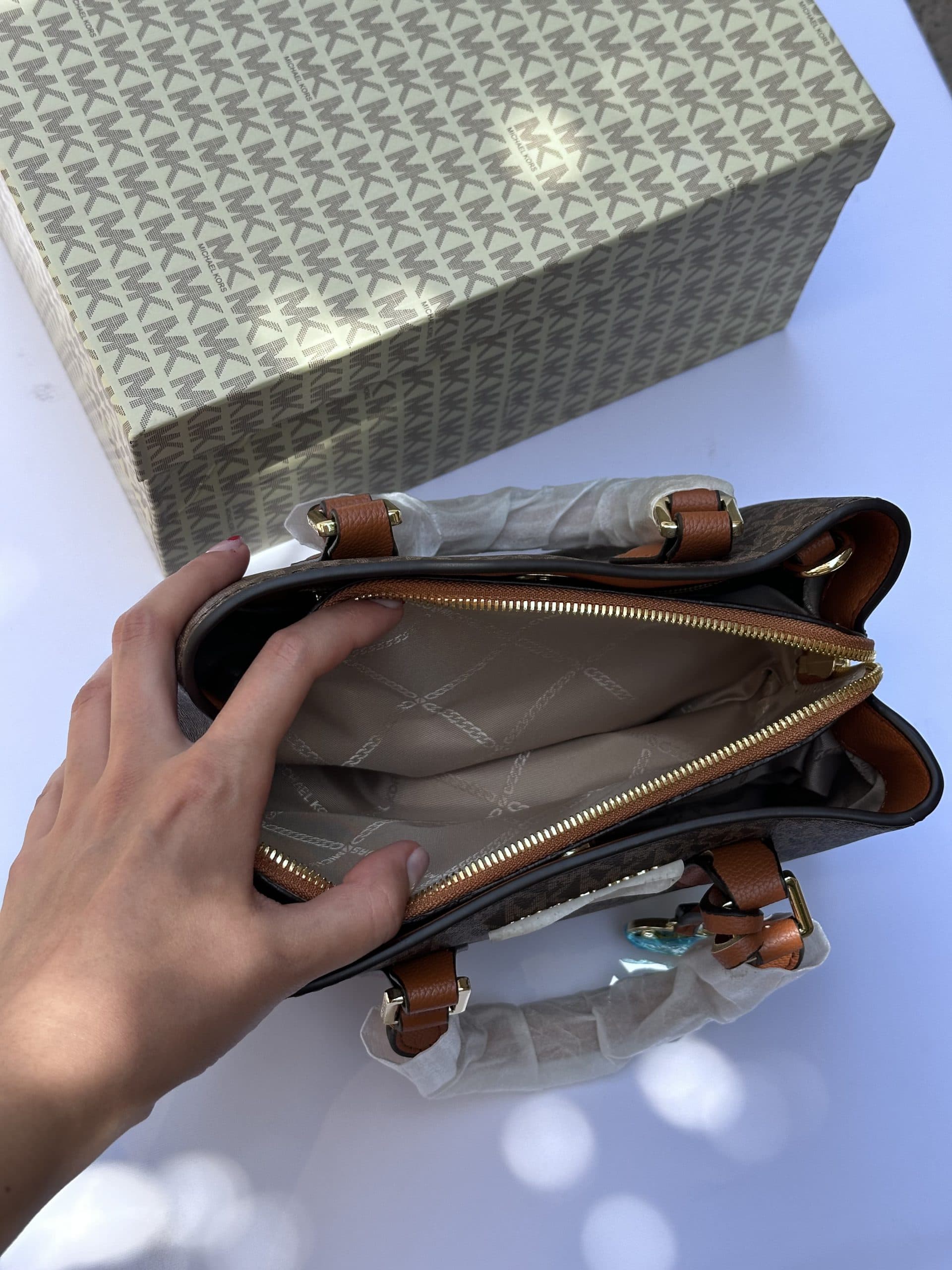 کیف زنانه مایکل کورس زیپ دار — تصویر ۵