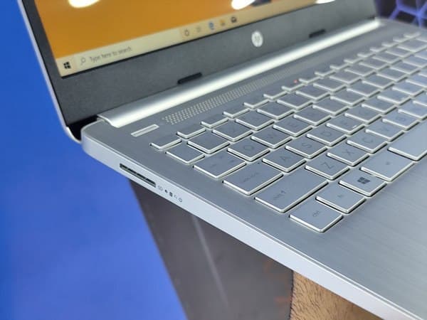 لپ تاپ 14 اینچی اچ پی مدل HP 14-fq0051nr Athlon Silver 3050 8GB 256SSD — تصویر ۵