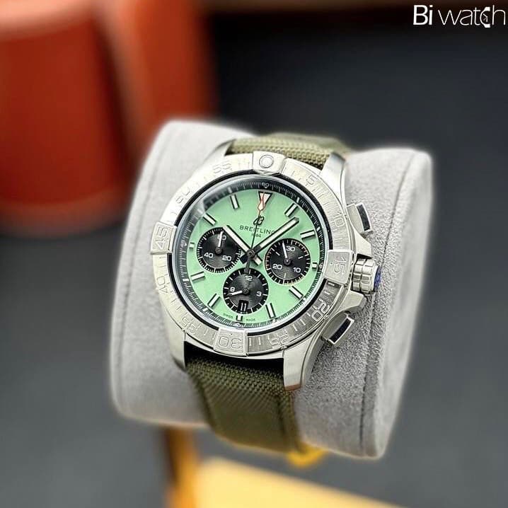 ساعت مچی مردانه برایتلینگ Breitling Avenger B01 Chronograph 44 GR — تصویر ۲
