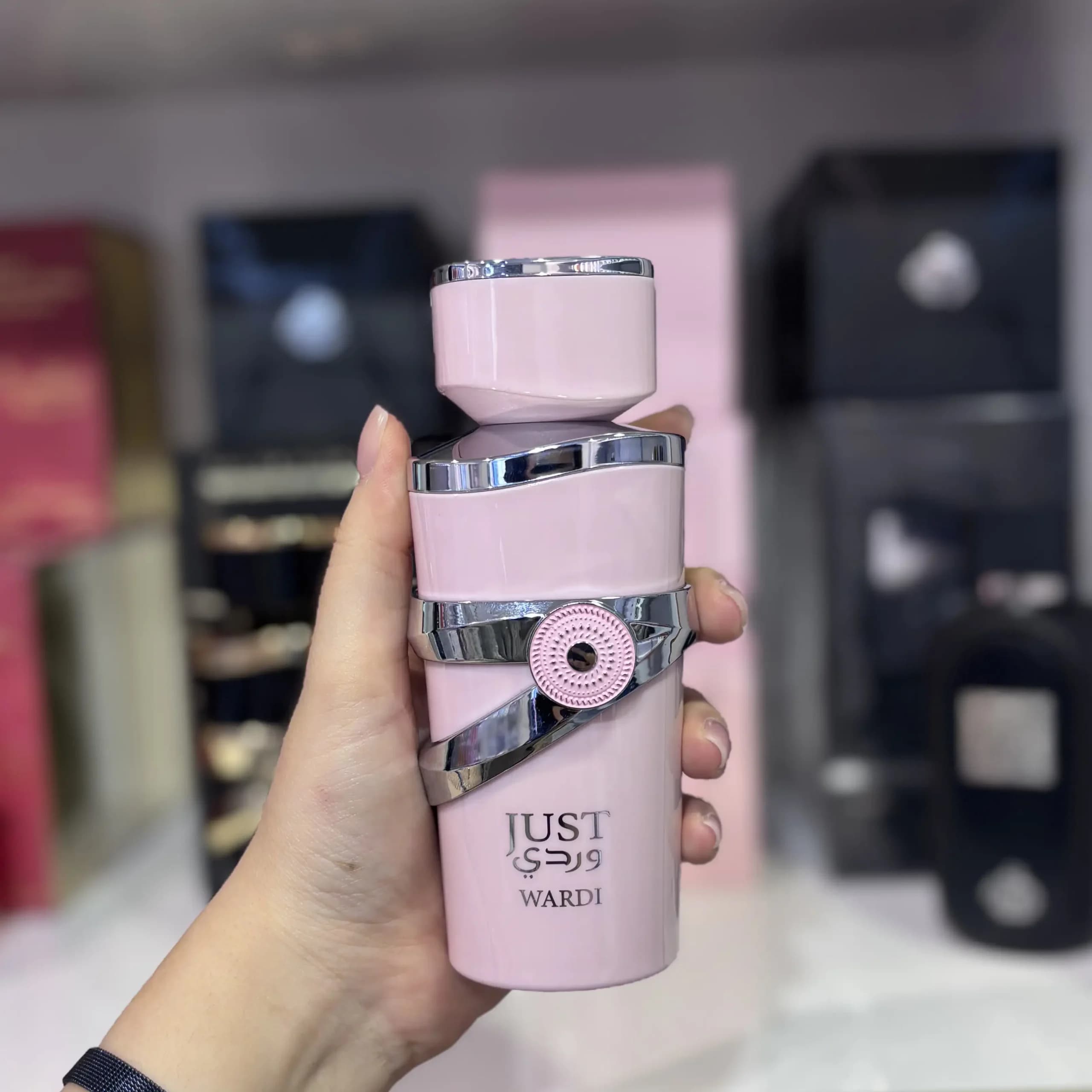 ادکلن زنانه یارا صورتی 100 میل فراگرنس اماراتی (اصل)