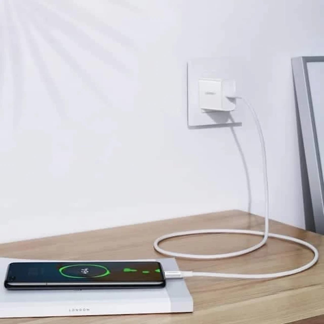 کابل شارژ PD و فست UGREEN Type-C To Type-C مدل 100W 60551 – سفید (گارانتی 18 ماهه آسان پیشرو) — تصویر ۴