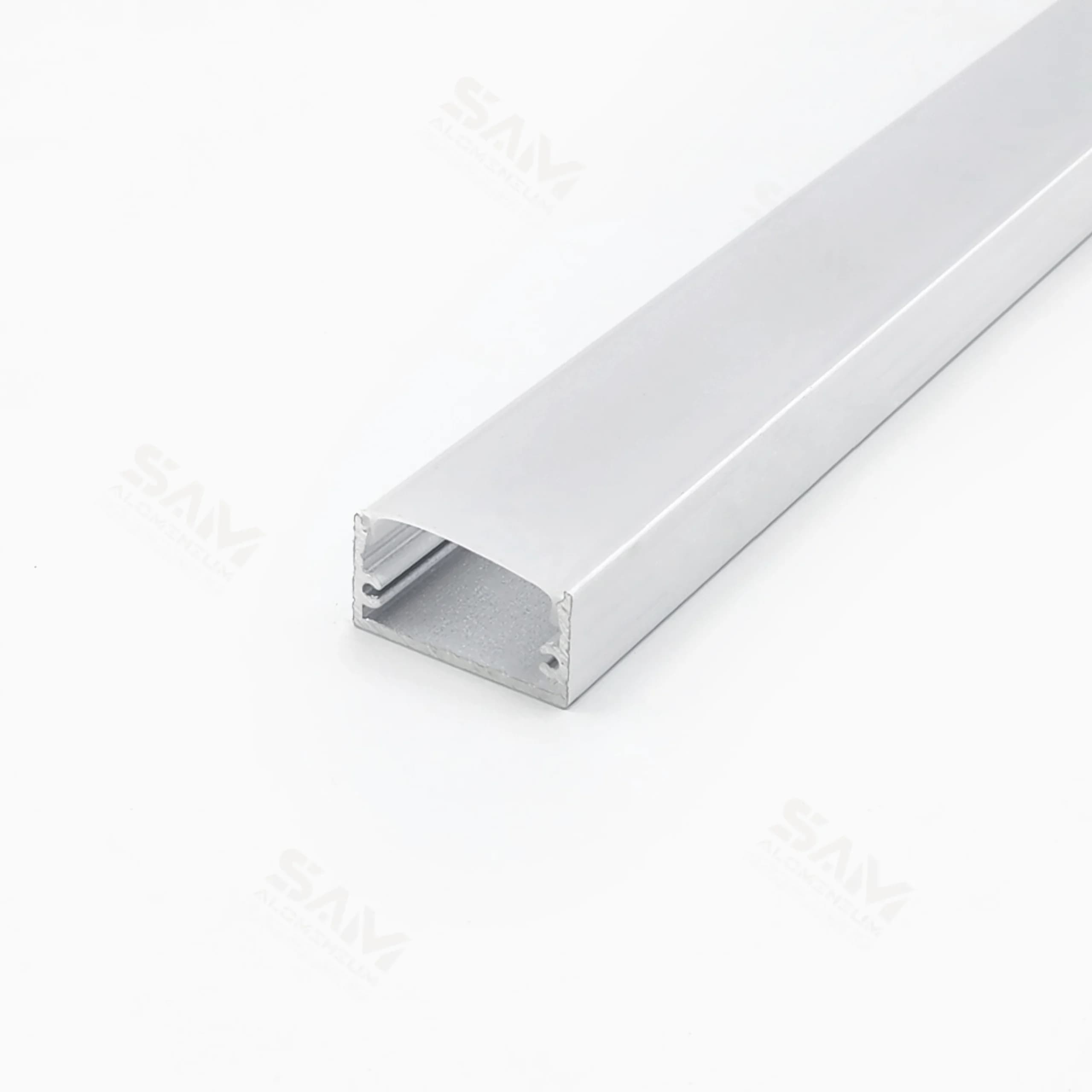 پروفیل لاینر روکار سفید (16×30 میل) کد 23