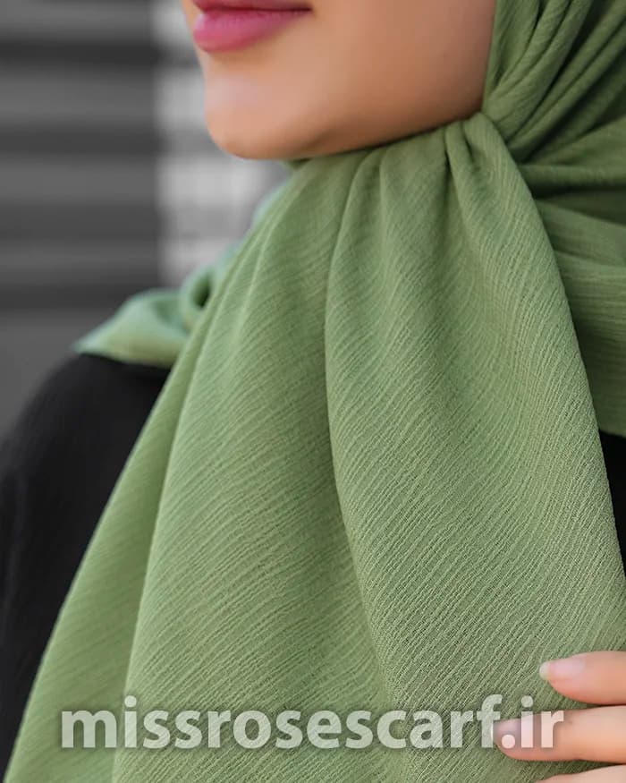 روسری ساده درختی سبز پاستیلی — تصویر ۲