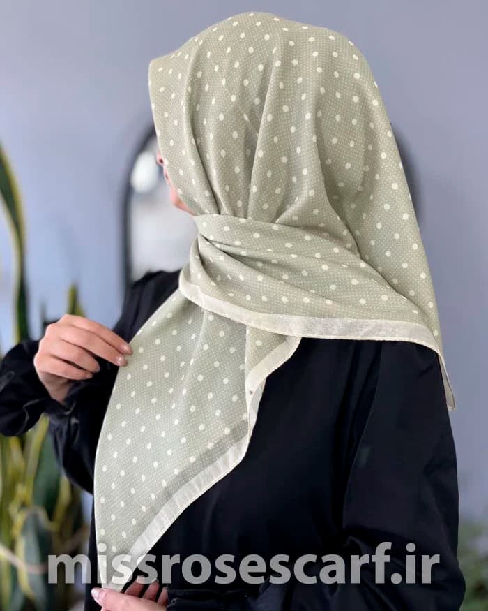 روسری قواره 100 کد 43 — تصویر ۲