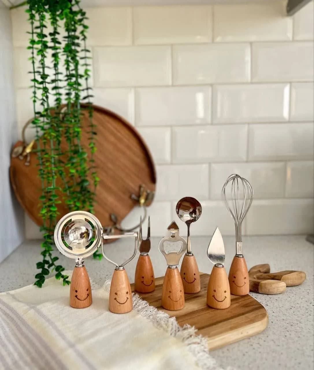 ابزار دسته چوبی لبخند