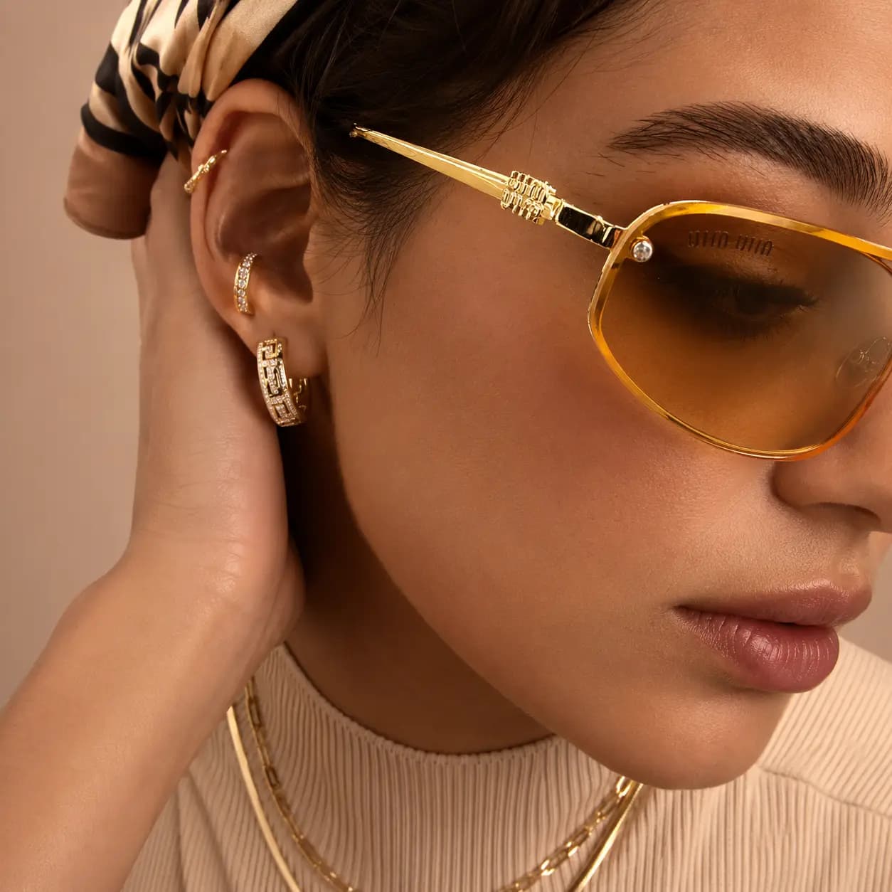 عینک آفتابی مدل MIU MIU دسته نارنجی _ کد 4525