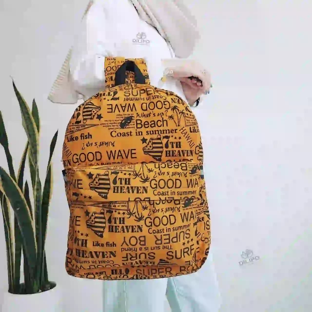 کوله پشتی خردلی طرح کالیگرافی آلوینا 2379