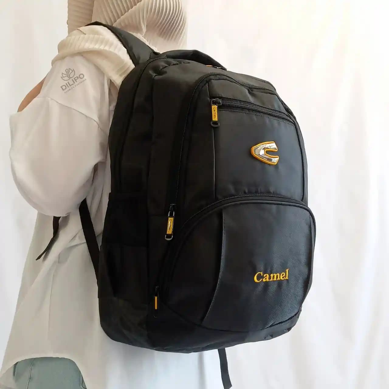 کوله پشتی مشکی طرح کمل 2376 — تصویر ۳