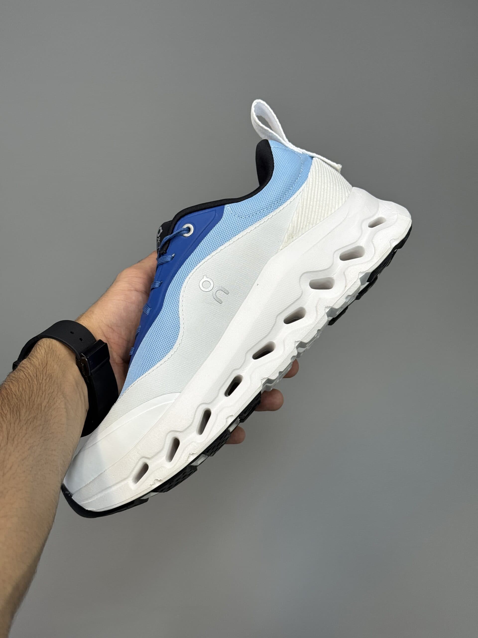 کتونی آن رانینگ کلودتیلت 2 لوئهوه سفید آبی On Running Cloudtilt 2 LOEWE Blue White — تصویر ۱۰