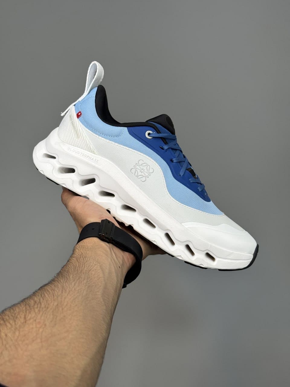 کتونی آن رانینگ کلودتیلت 2 لوئهوه سفید آبی On Running Cloudtilt 2 LOEWE Blue White — تصویر ۸