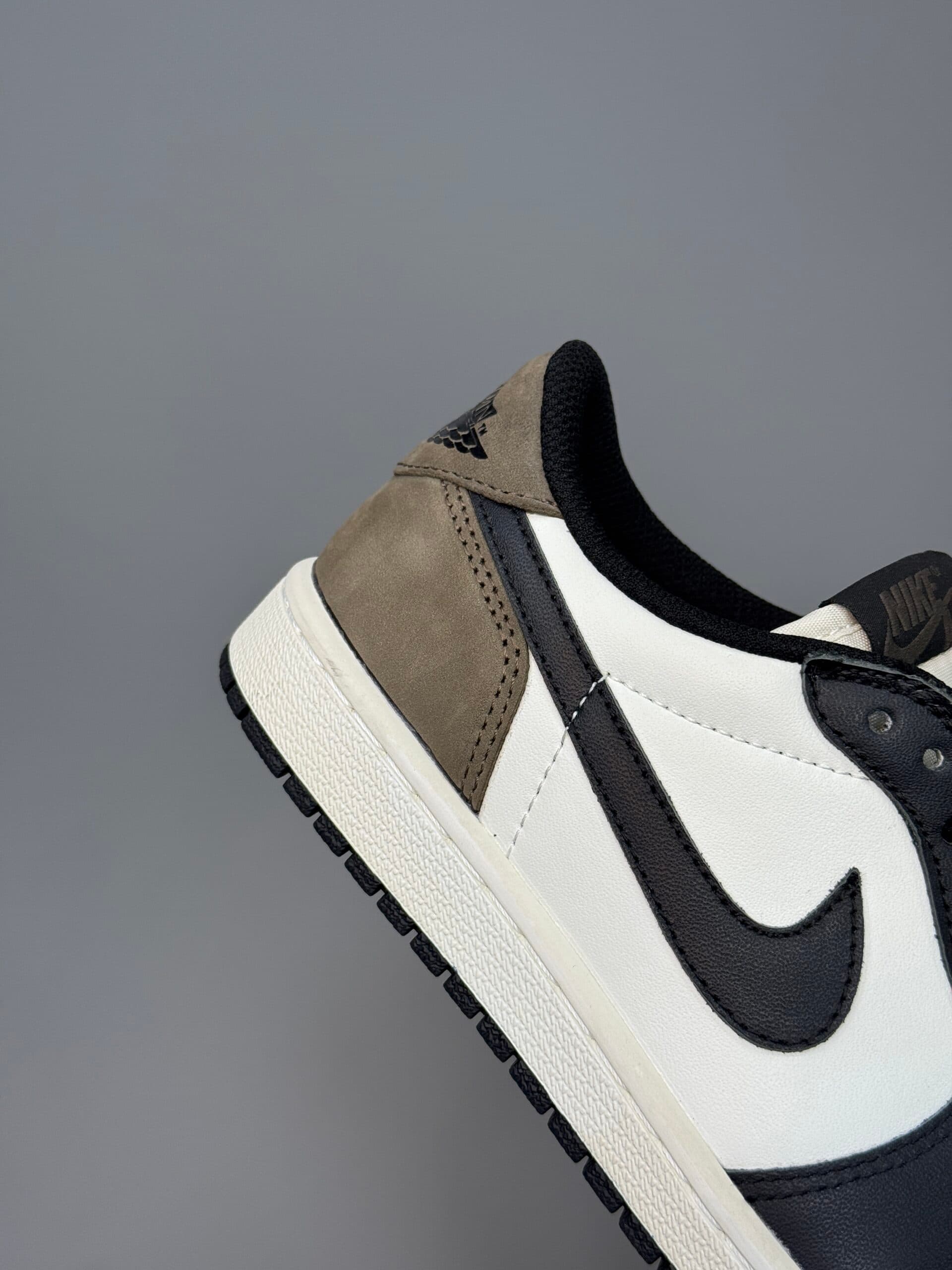 کتونی جردن وان لو موکا Nike Air Jordan 1 low Mocha — تصویر ۵