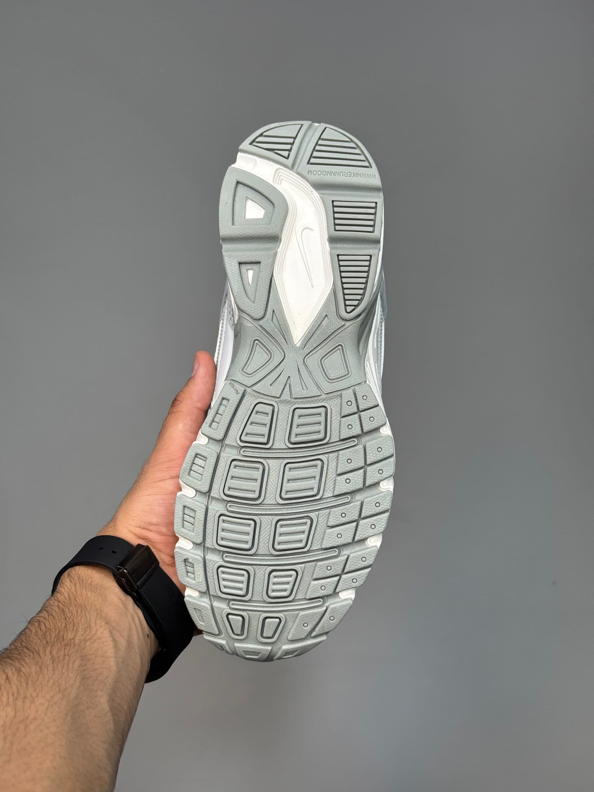 کتونی نایک اینیشیتور سفید خاکستری Nike Initiator White Light Smoke Grey — تصویر ۵
