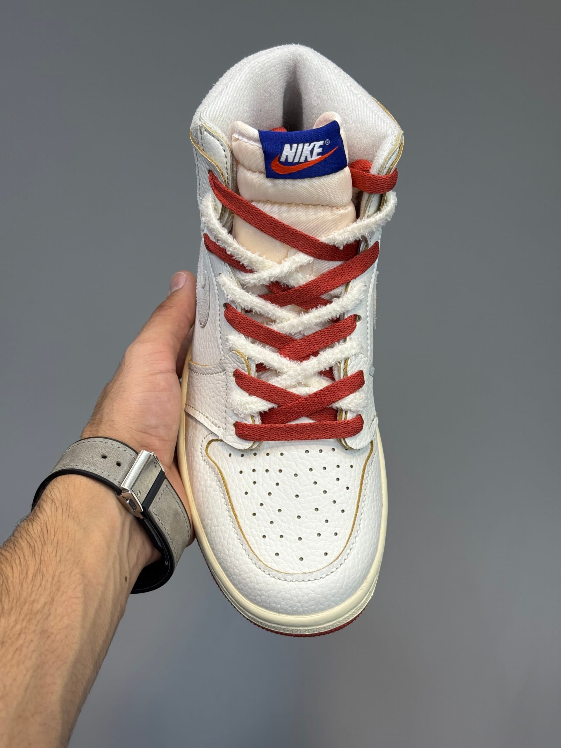 کتونی جردن وان ساقدار کرم قرمز Air Jordan 1 Retro High Rare Air Sail Cinnabar — تصویر ۳
