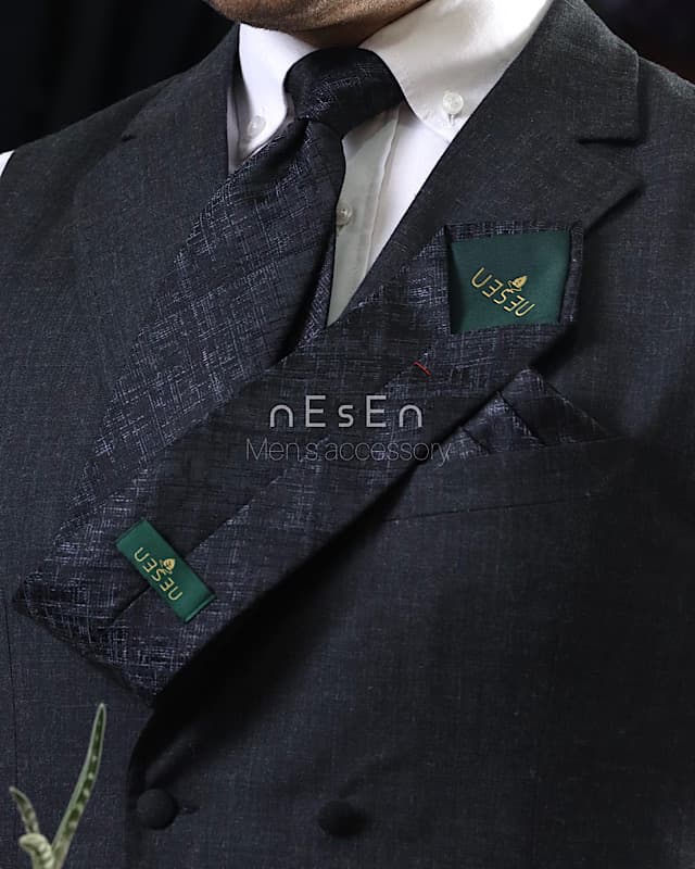 کراوات و پوشت NESEN – طرح پتینه زغالی T206 — تصویر ۲