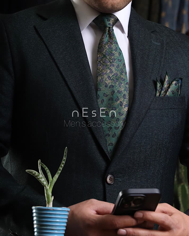 ست کراوات و دستمال جیب مردانه NESEN | طرح بته‌جقه سبز T167