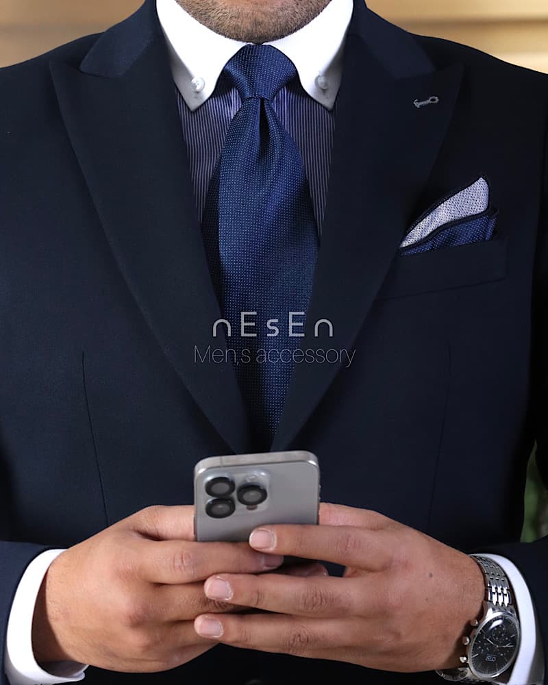 ست کراوات و دستمال جیب مردانه NESEN | طرح خالدار سرمه‌ای T161