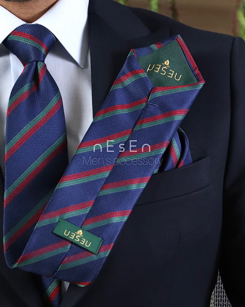 کراوات و دستمال جیب مردانه NESEN | طرح کجراه سرمه‌ای T159 — تصویر ۳