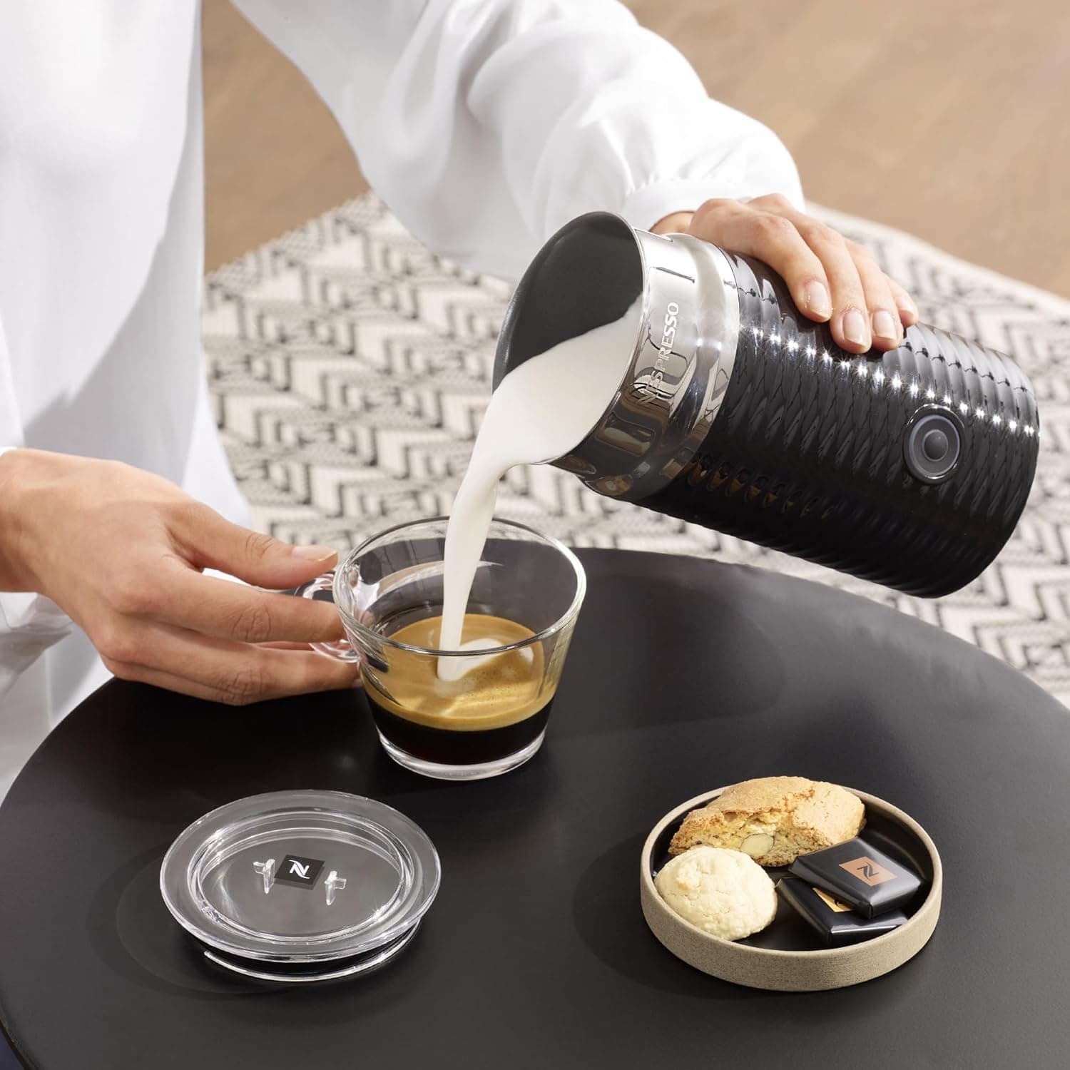 کف ساز شیر نسپرسو آیروچینو 3 «سفید» | Nespresso Aeroccino 3 — تصویر ۳